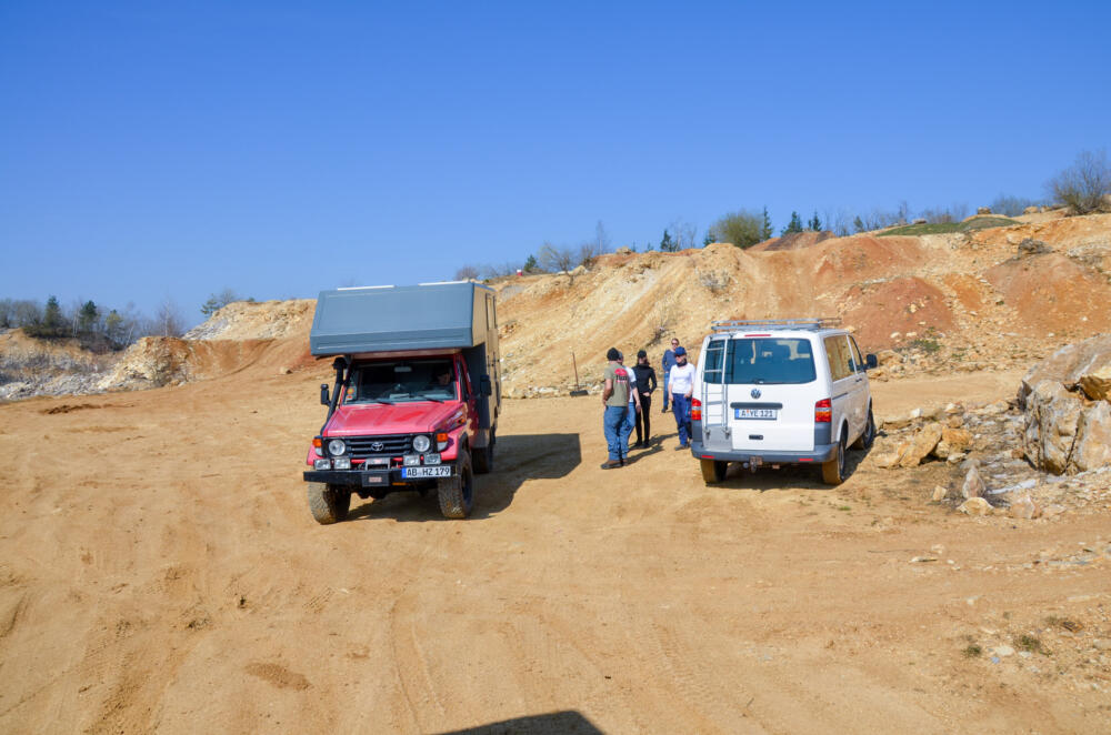 Das Assessment Center schärft Profile für fundierte Personalentscheidungen und fördert eine nachhaltige Teamentwicklung durch gezielte Aufgaben. Einleitende Teamtrainings erleichtern die Integration neuer Mitarbeiter und stärken das Teamgefüge